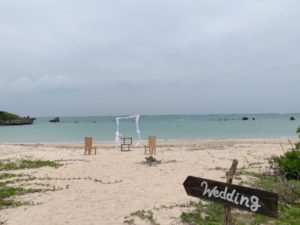 沖縄のビーチ挙式