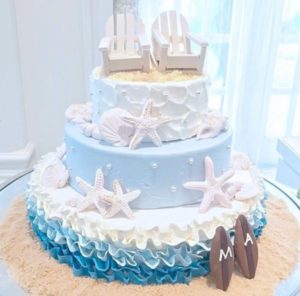 夏と海をテーマにしたウエディングケーキ